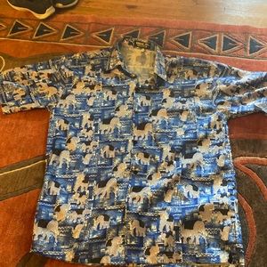 Elephant magic!! Amazing short sleeve silk shirt in medium.